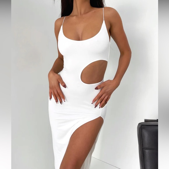 THATSSOFETCH White Rossa Maxi Dress - Picture 2 of 6
